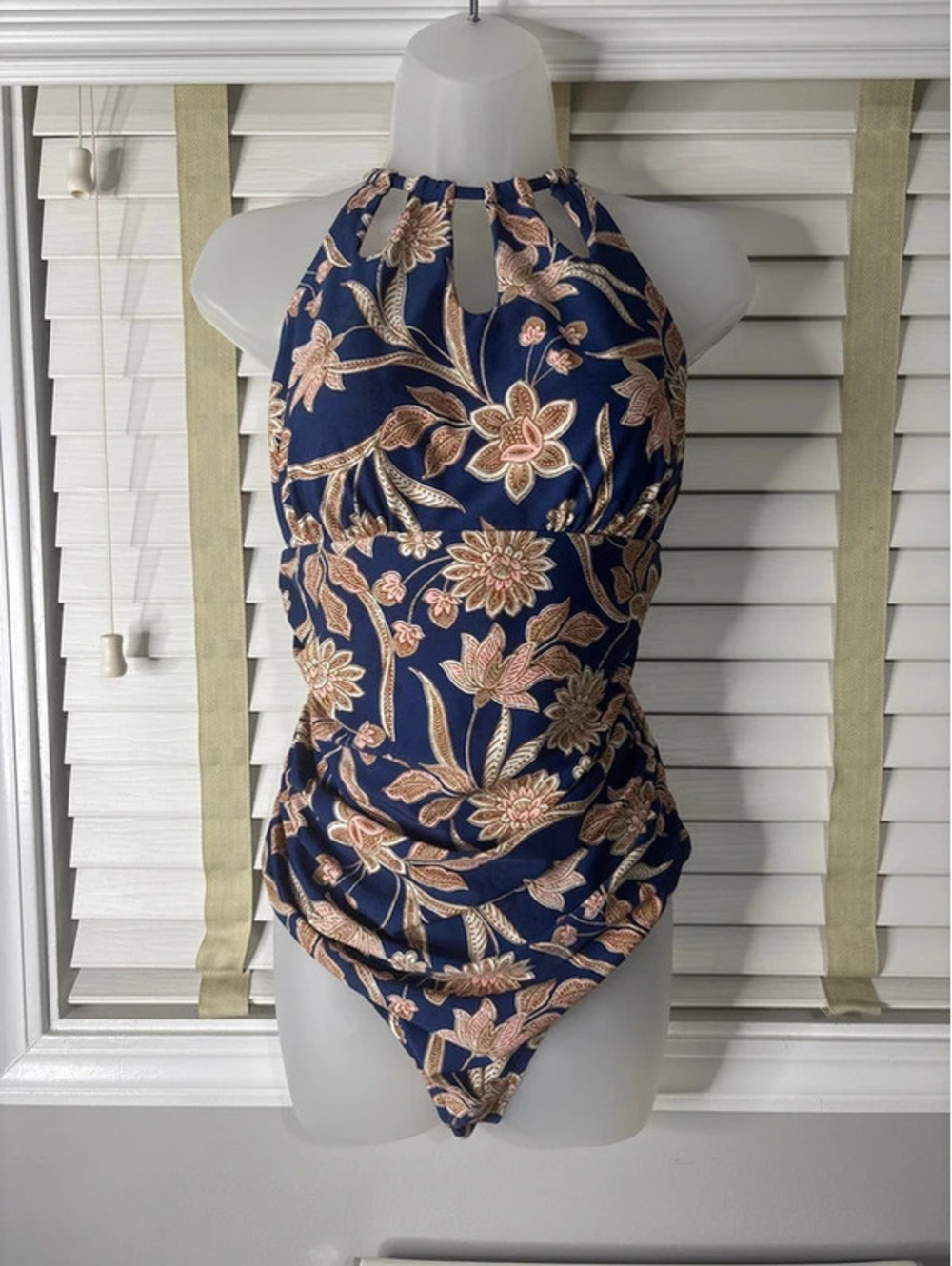 Cupshe one pc swimsuit